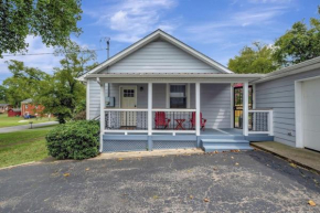2 BR Home 4 Miles to Broadway Sleeps 4